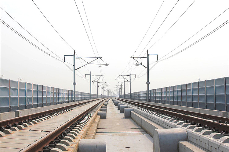 城鐵輕軌火車(chē)道噪音防護墻