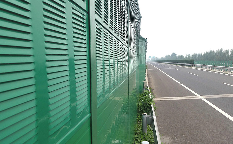 小區公路兩側聲屏障